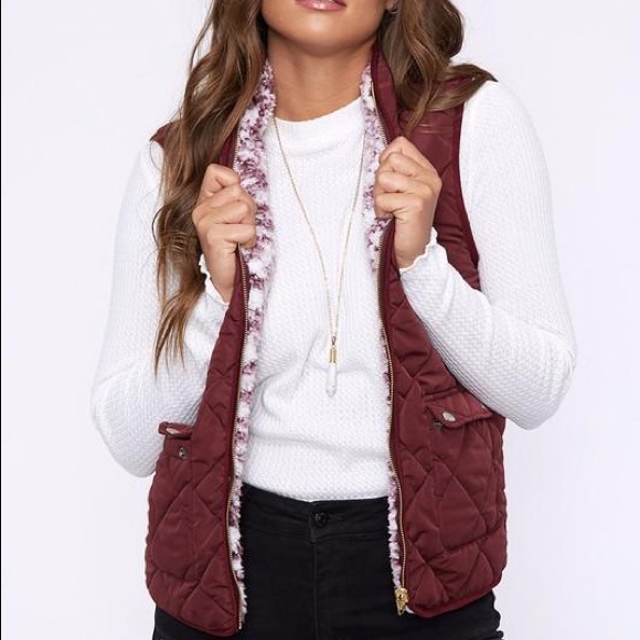 Reversible Sherpa Vest - Picture 8 of 8